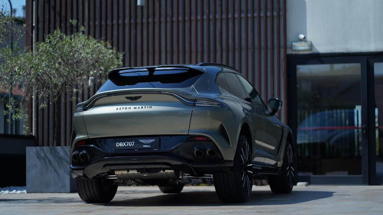 ASTON MARTIN DBX707 4.0