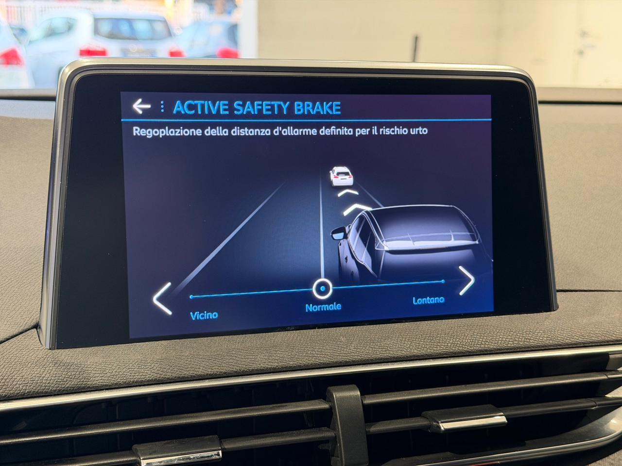 Peugeot 3008 -2019 BlueHDi 130 S&S Allure