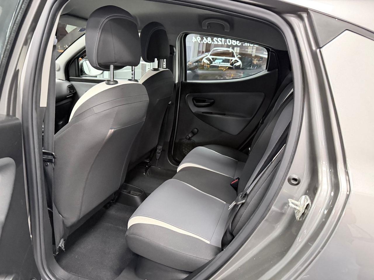 Lancia Ypsilon 0.9 TwinAir 85 CV 5 porte Metano Ecochic Elefantino