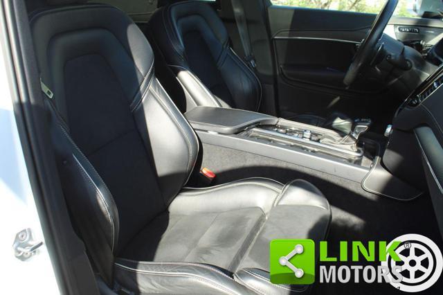 VOLVO XC90 D5 AWD Geartronic 7 posti R-design,Crystal White