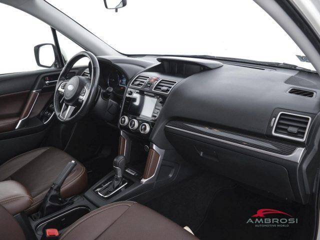 SUBARU Forester 2.0i e-boxer Un Limited Saas lineartronic