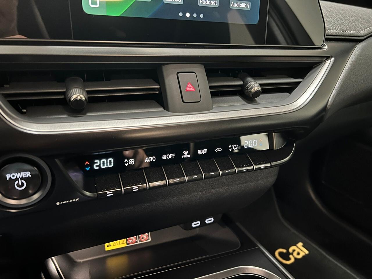 Lexus UX Hybrid Urban