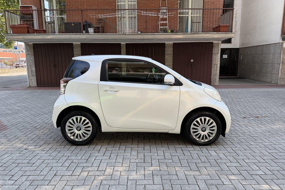TOYOTA iQ 1.0 CVT Trend