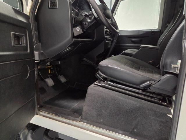 LAND ROVER Defender 90 2.4 TD4 AUTOVETTURA