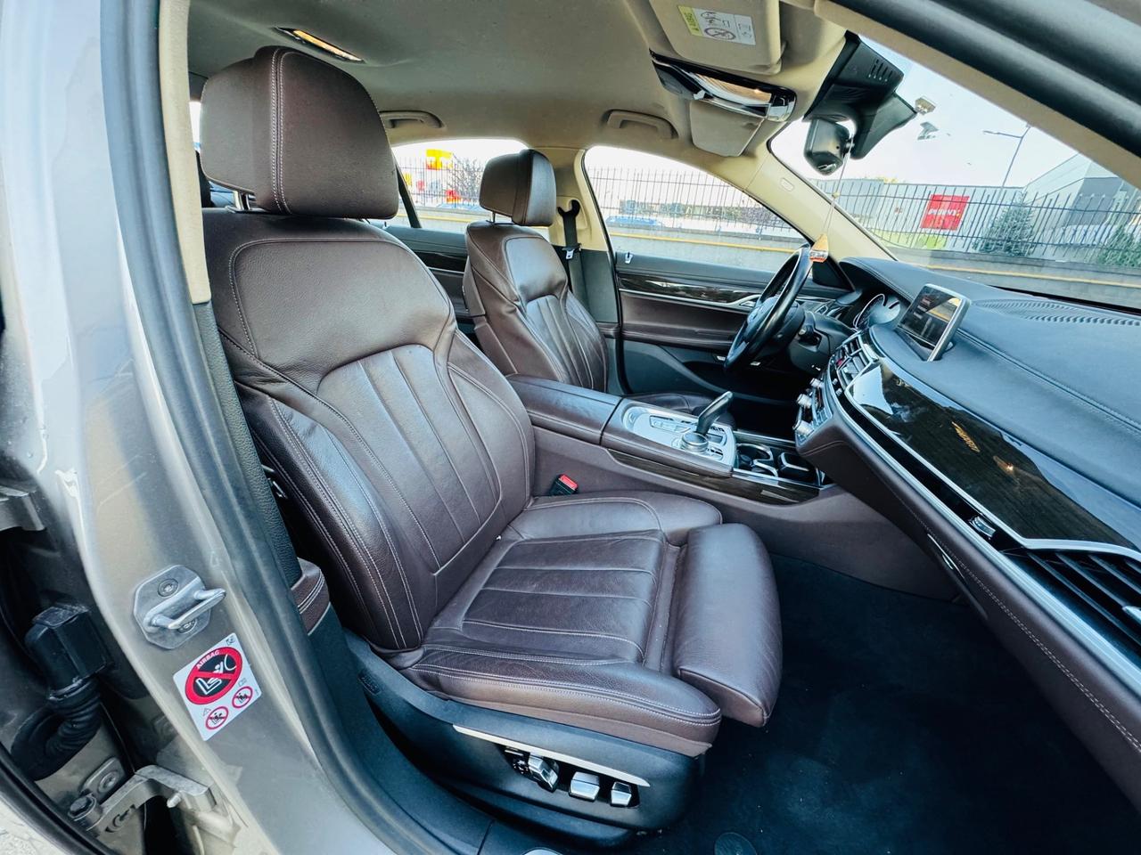 BMW 730d xDrive 265CV Luxury EXPORT