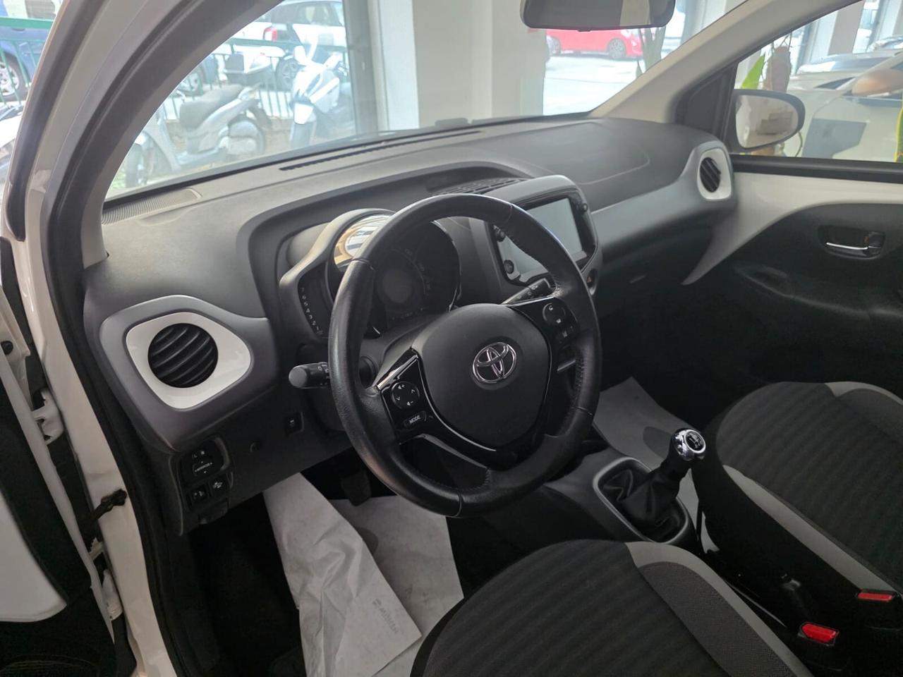 Toyota Aygo 1.0 VVT-i 72 CV 5 porte x-play