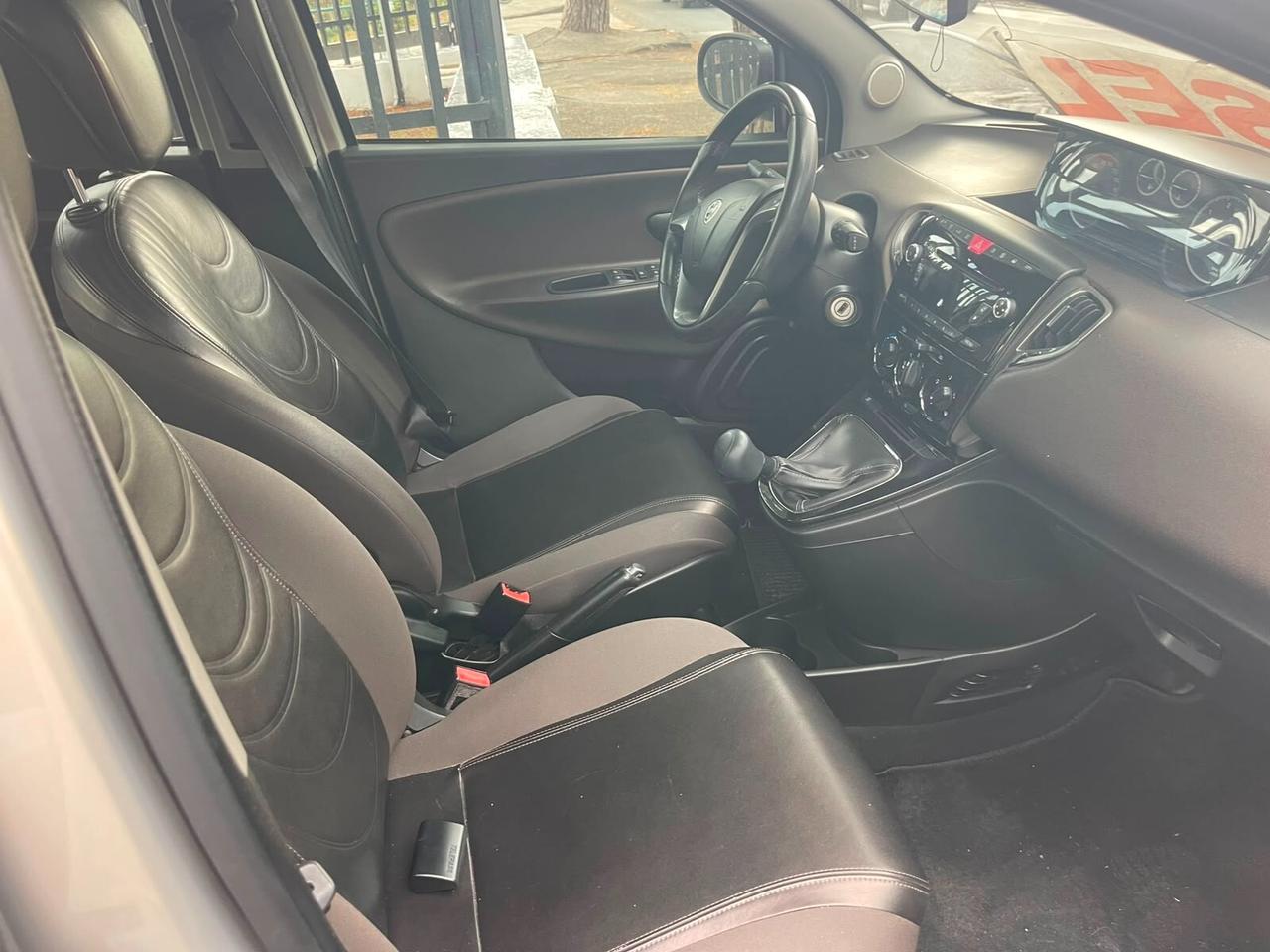 Lancia Ypsilon 1.3 MJT 16V 95 CV 5 porte S&S Gold