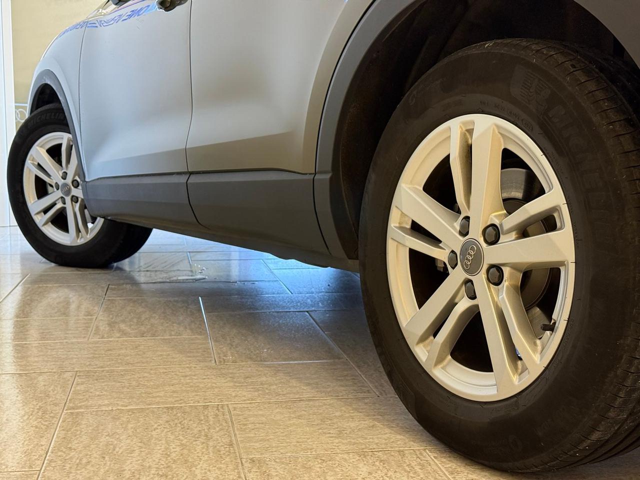 Audi Q3 Business 1.5 35 TFSI #9296