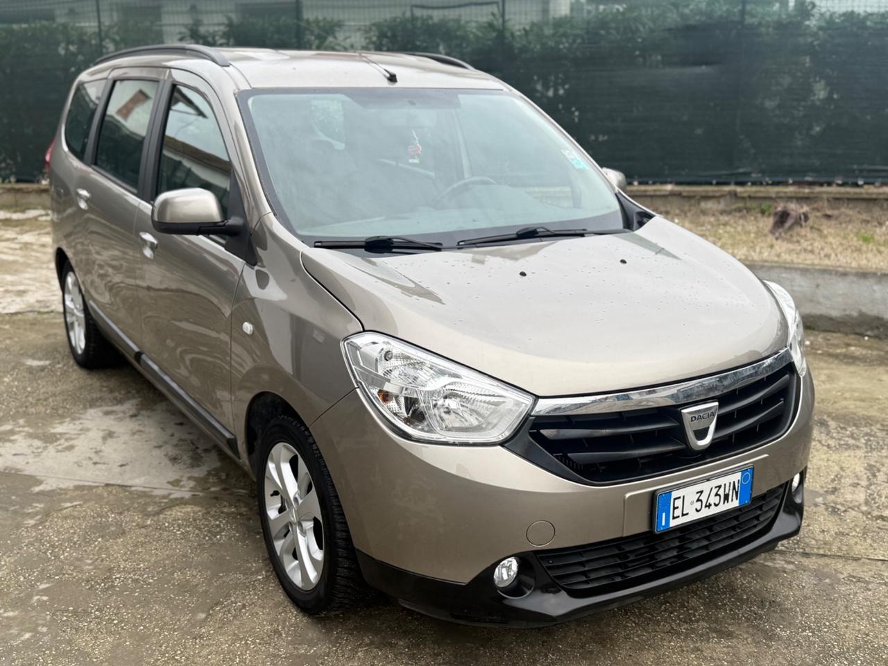 Dacia Lodgy 7 POSTI 1.5 DIESEL POCHI KM NEOPATENTATI