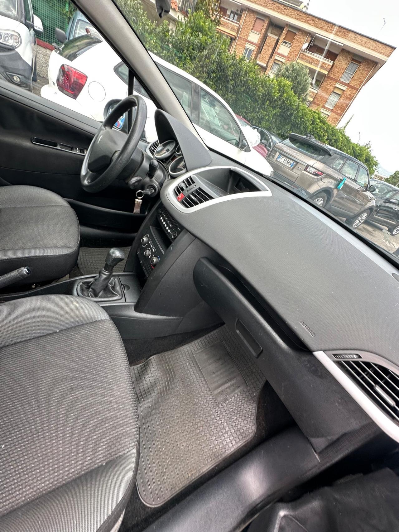 Peugeot 207 1.4 VTi 95CV 5p. XS