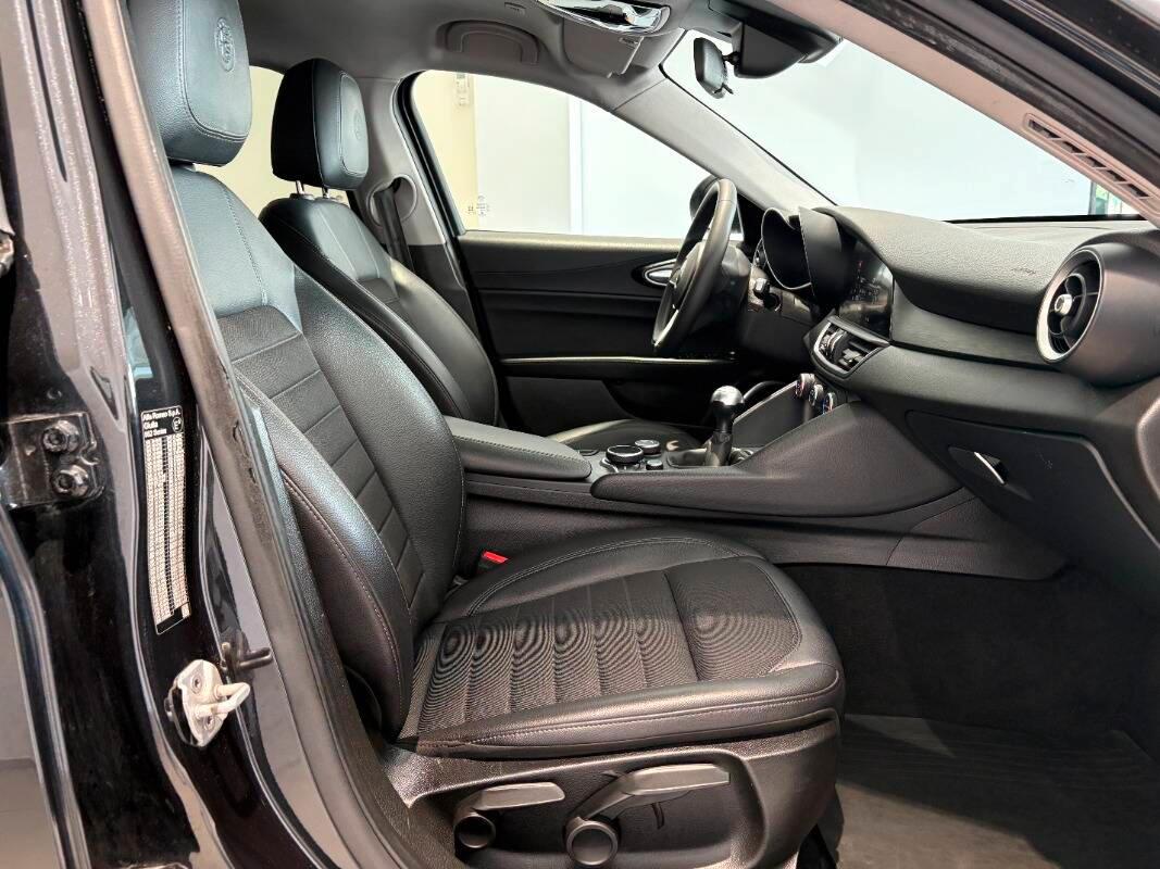 Alfa Romeo Giulia 2.2 t Super 180cv