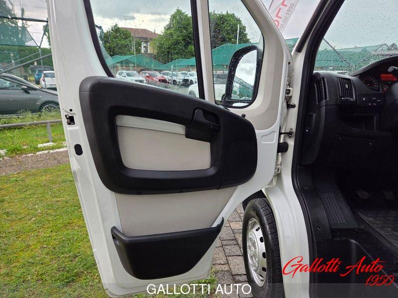 Peugeot Boxer 330 2.2 HDi/130CV FAP PM-TM Combi+IVA-DISABILI