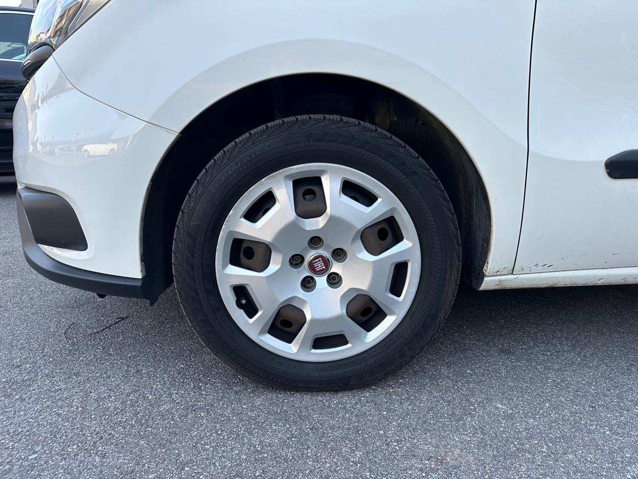 Fiat Doblo 1.6 mjt 16v OK NEOPAT. 7p. GARANZIA PERMUTE