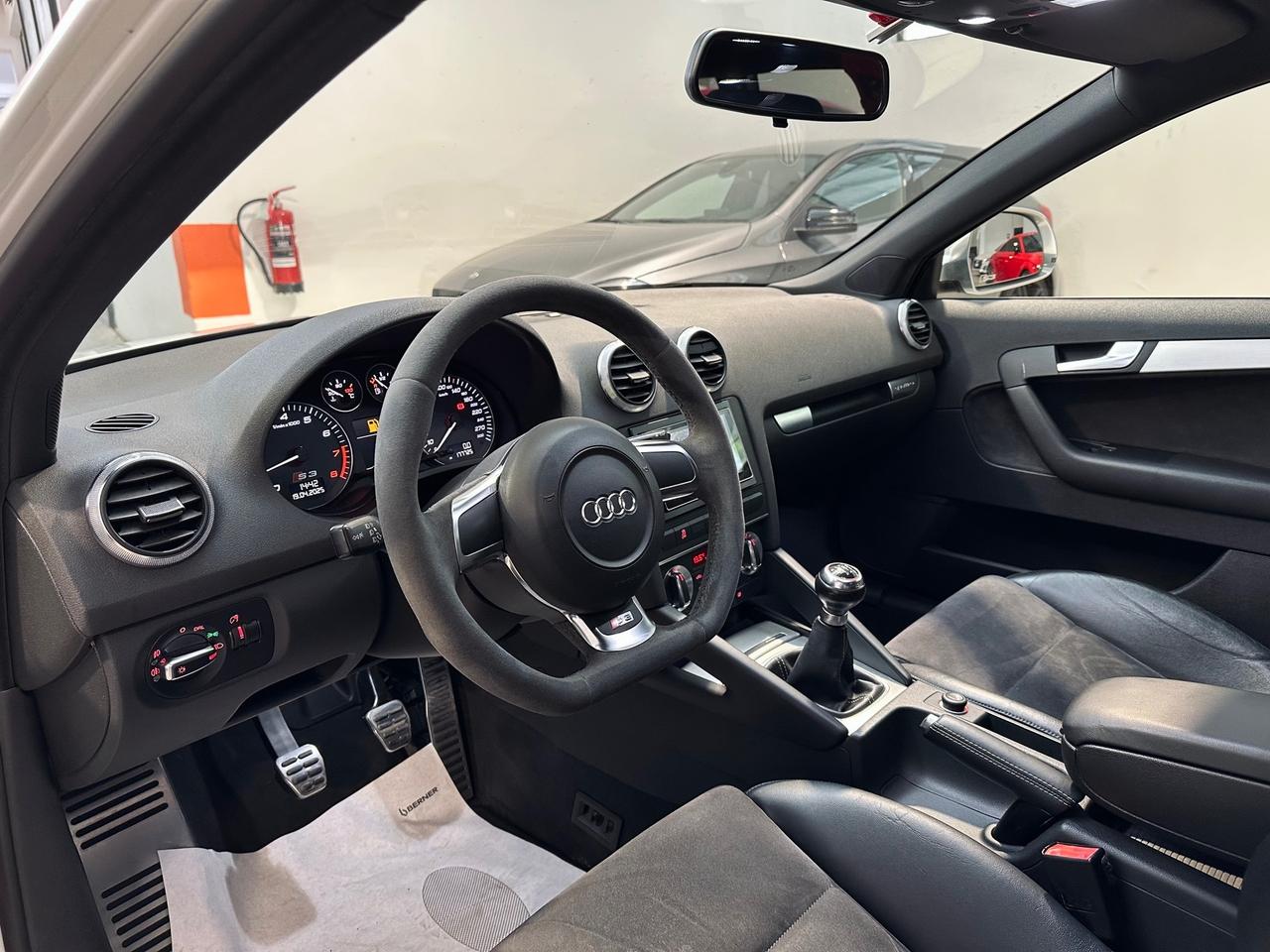 Audi S3 Sportback 2.0 TFSI QUATTRO-ALCANTARA-CAR PLAY