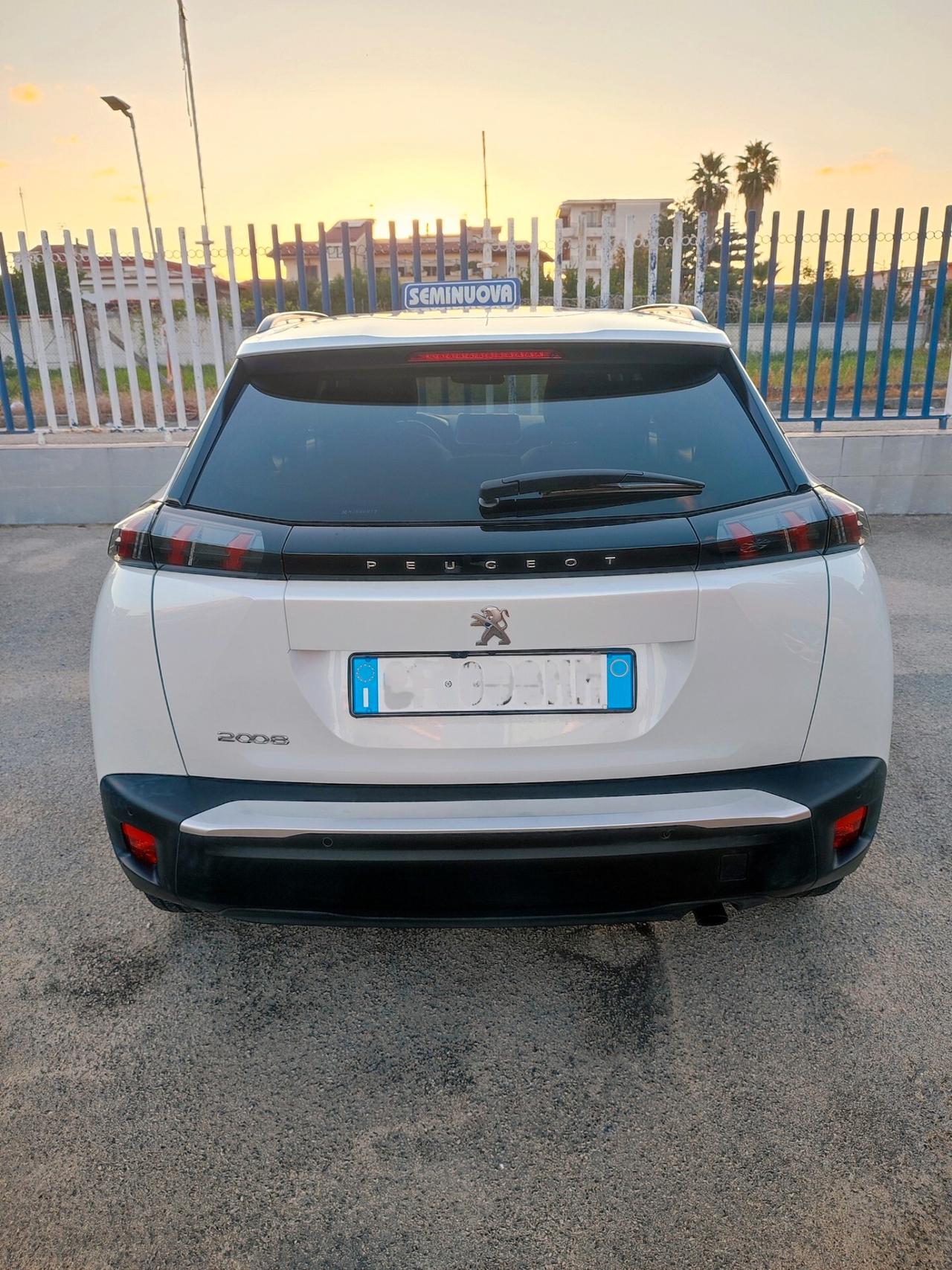 Peugeot 2008 1.2 bz Allure con 25.000 chilometri