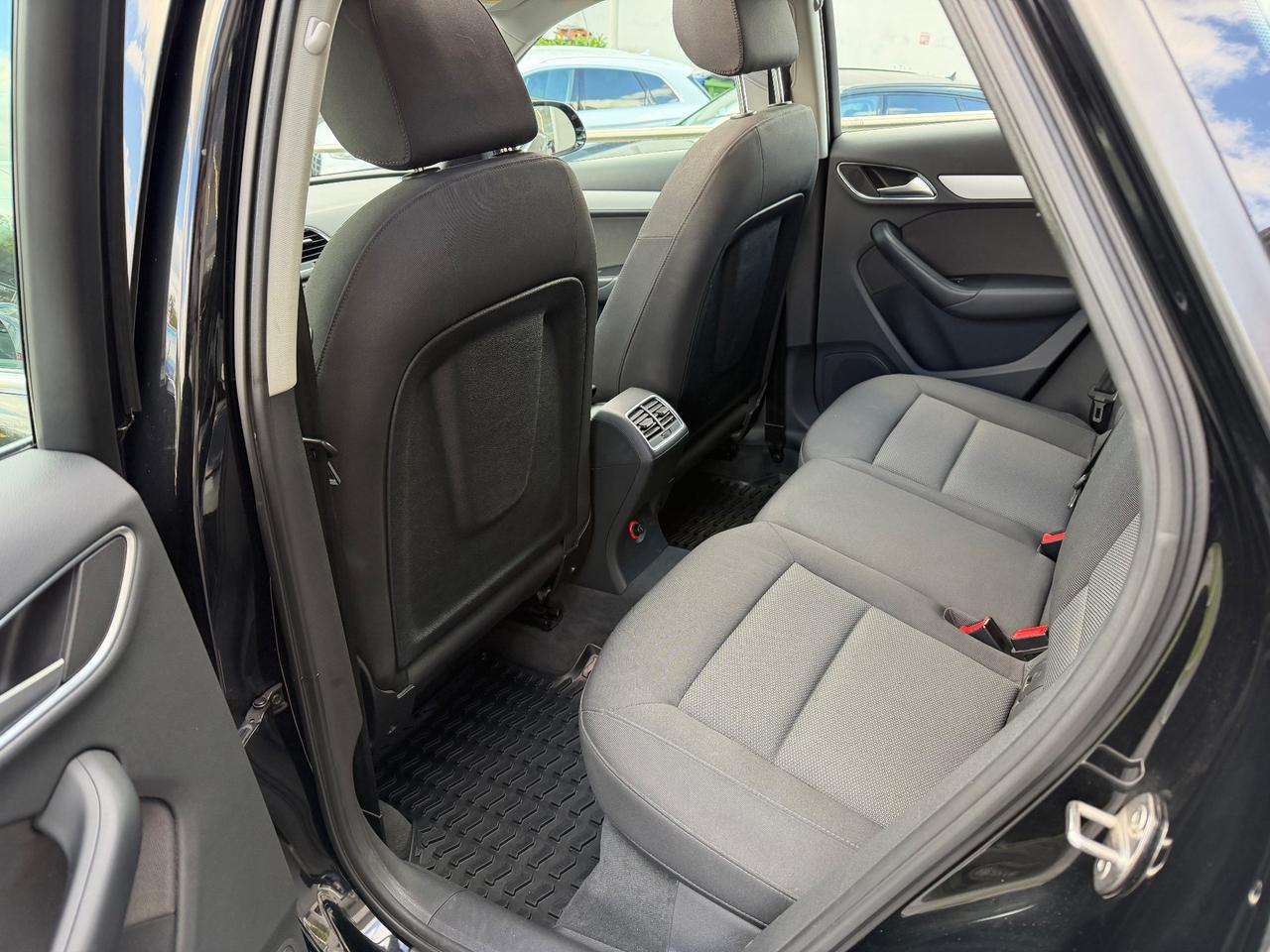 Audi Q3 2.0 TDI 120 CV S tronic Design tetto apribile