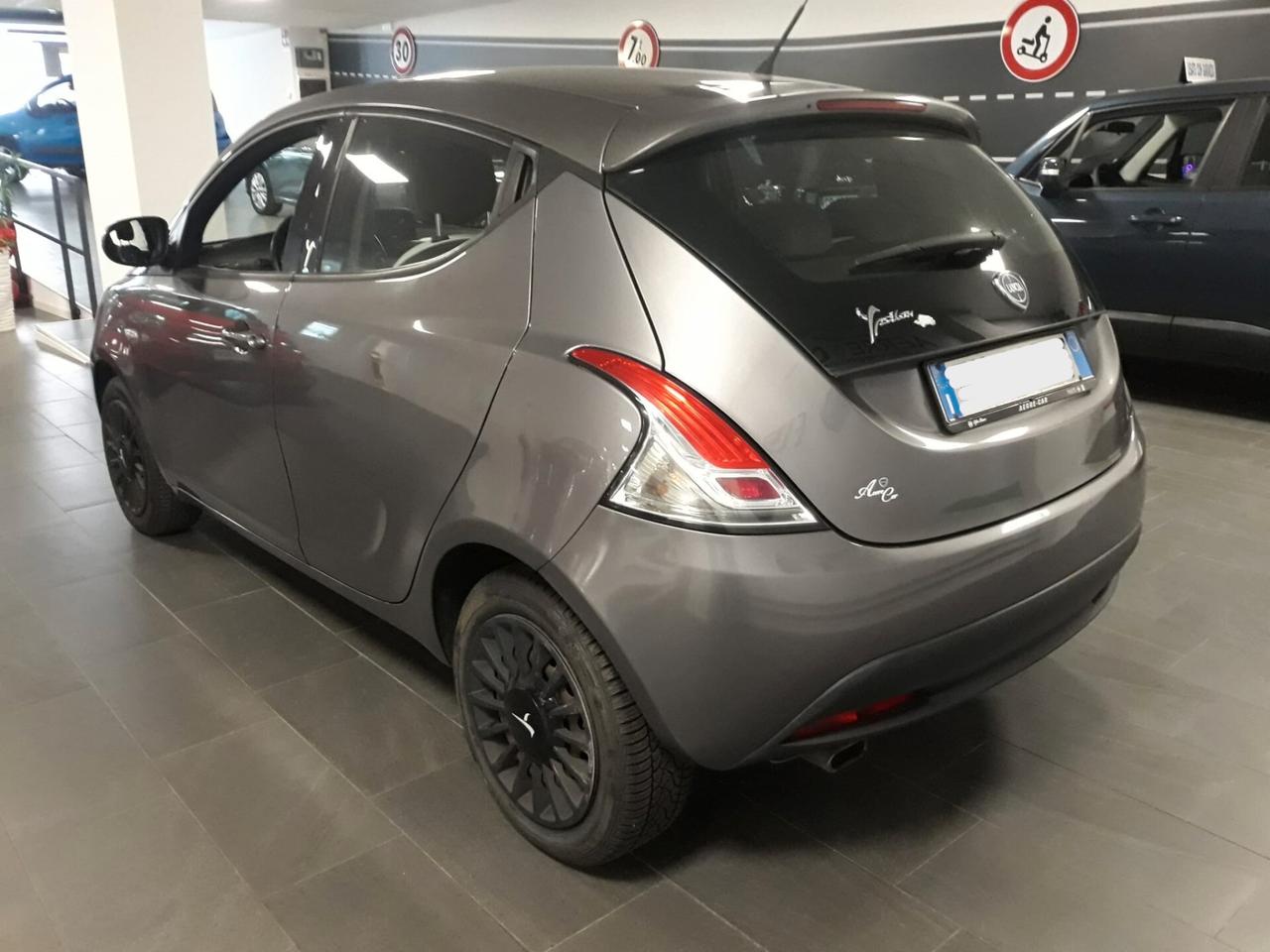 Lancia Ypsilon 1.2 69 CV 5 porte GPL Ecochic Gold