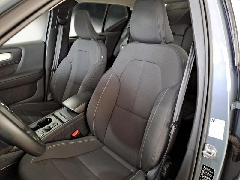 VOLVO XC40 T3 AUTOMATICO MOMENTUM PRO SUV