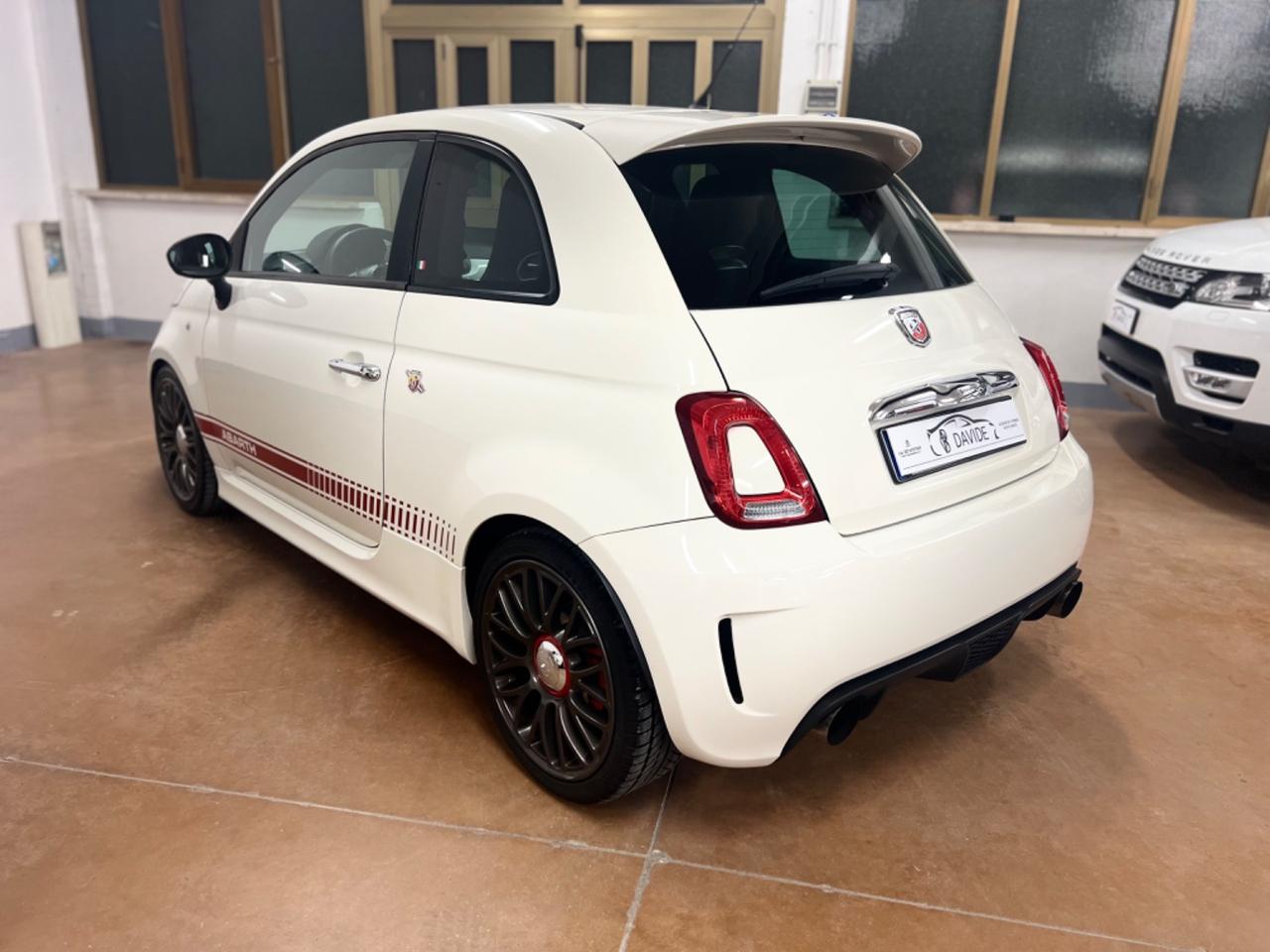 Abarth 500 1.4 Turbo T-Jet 242CV