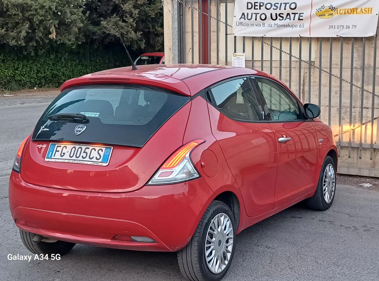 Lancia Ypsilon 1.3 MJT 95 CV 5 porte S&S Gold
