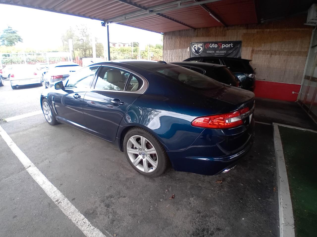 Jaguar XF 2.7D V6 Premium Luxury