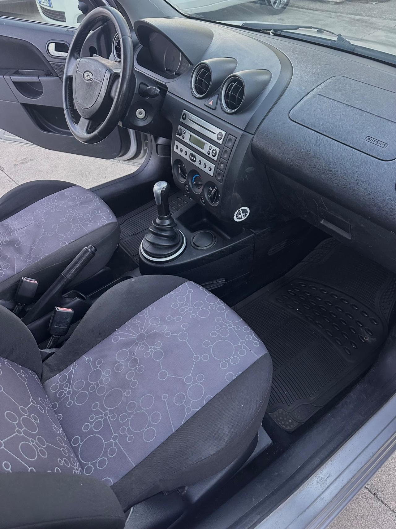 Ford Fiesta 1.4 TDCi 68cv 5p. Ghia