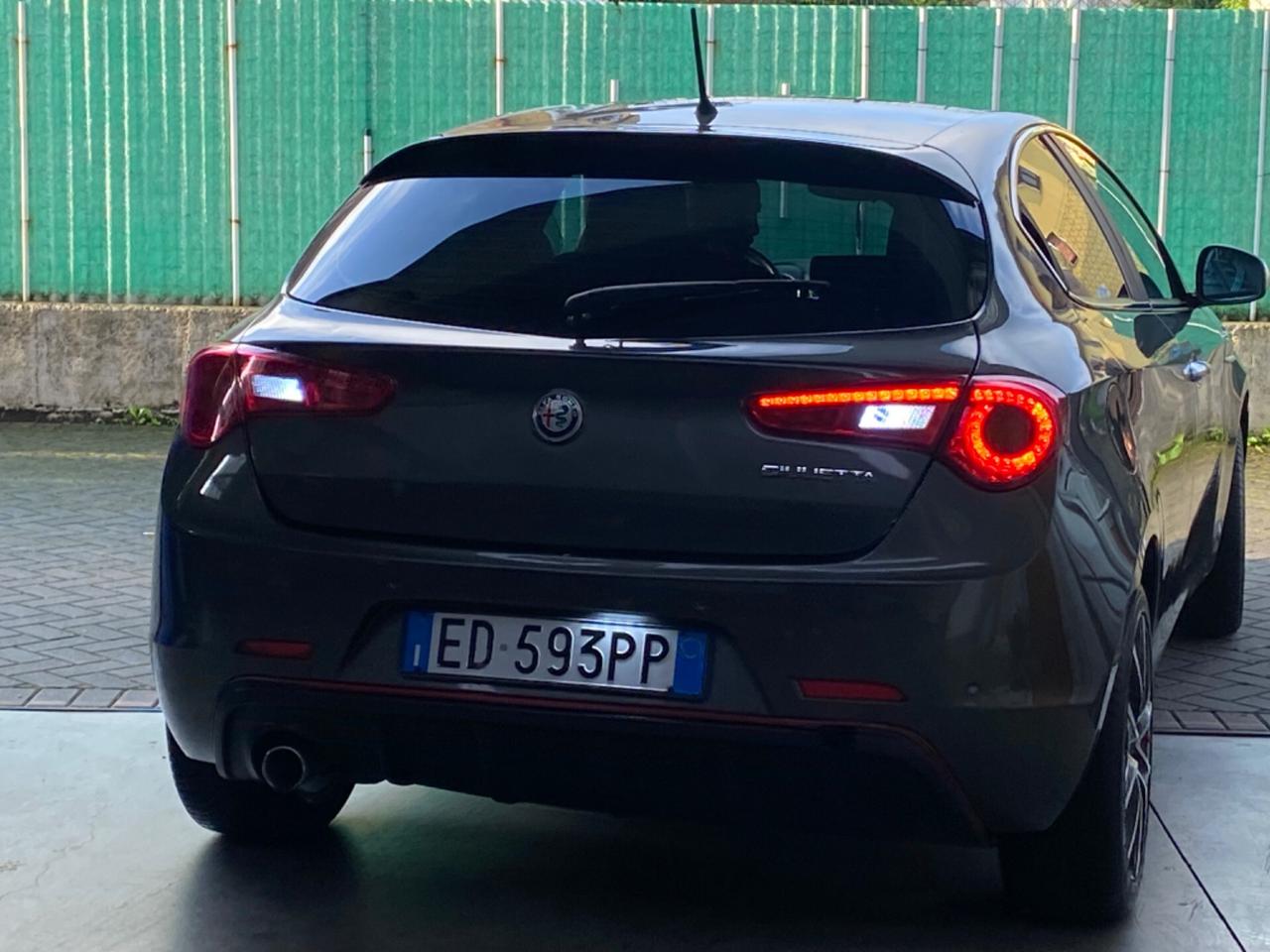 Alfa Romeo Giulietta 1.6 allest esterno quadrifoglio