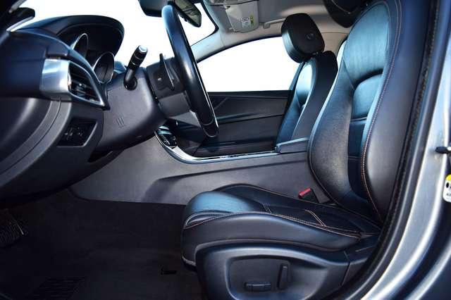 Jaguar XE 2.0 D 180 cv Automatica Prestige