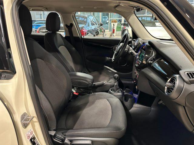 MINI One 1.5 Baker Street 5 porte - LED - 16" -Navi-Carplay