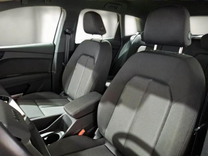 AUDI Q4 40 e-tron Business Advanced