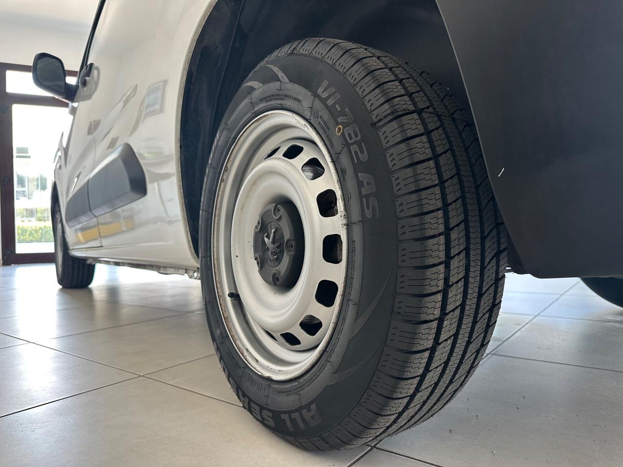 Peugeot Partner 1.5 Hdi 100CV 3 POSTI