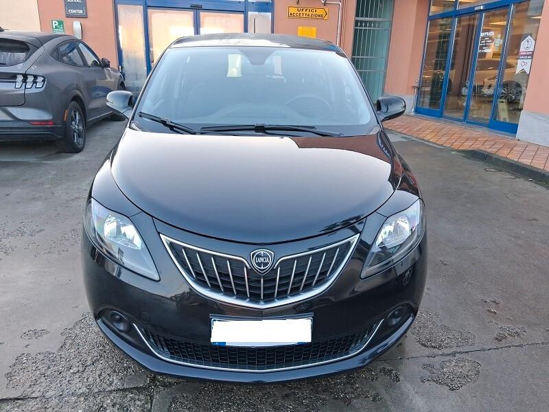 Lancia Ypsilon 1.0 FireFly 5 porte S&S Hybrid Silver