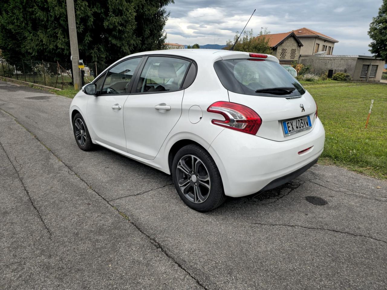 Peugeot 208 1.2 benzina