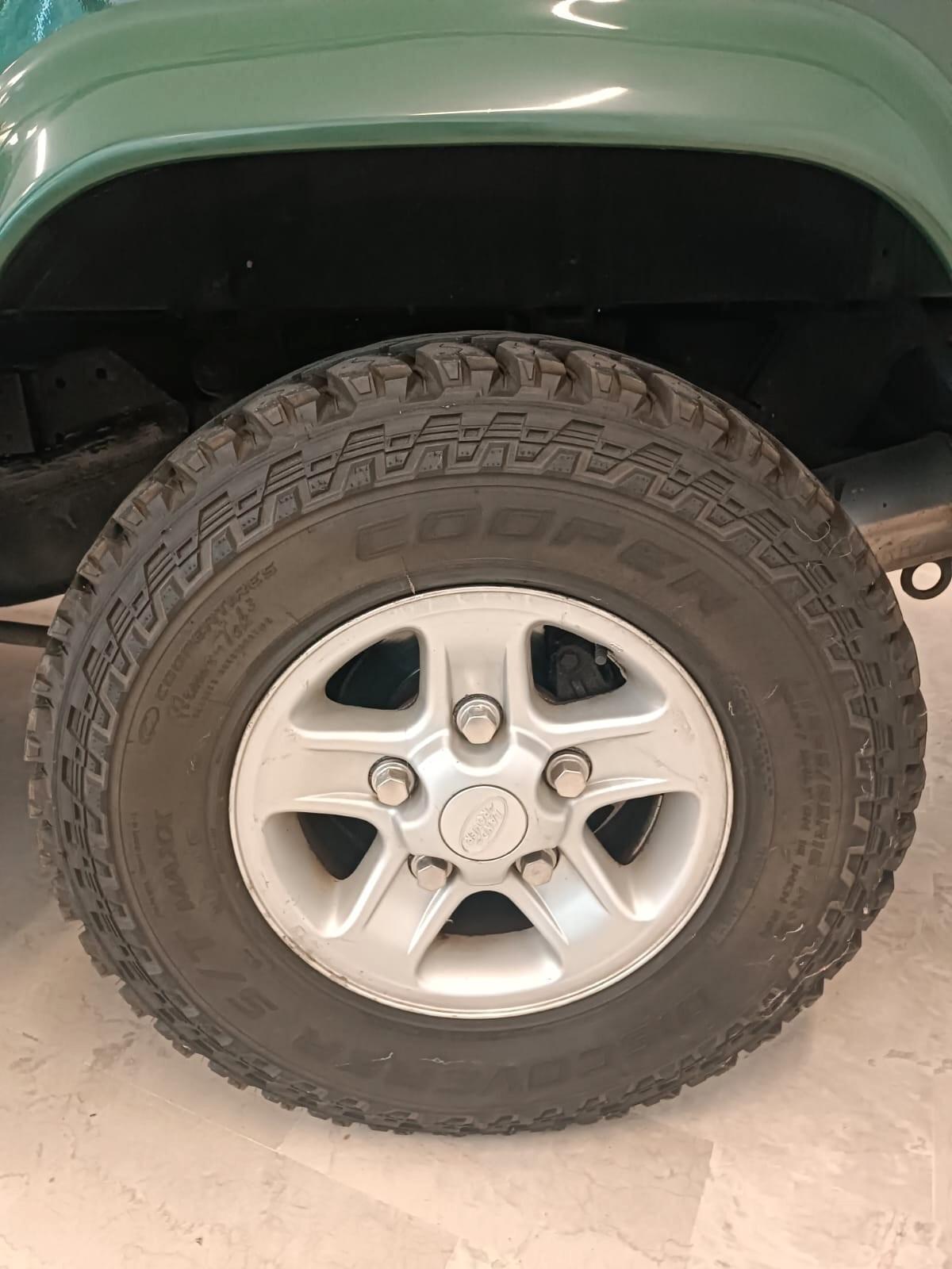 Land Rover Defender 110 2.5 Td5 9 POSTI