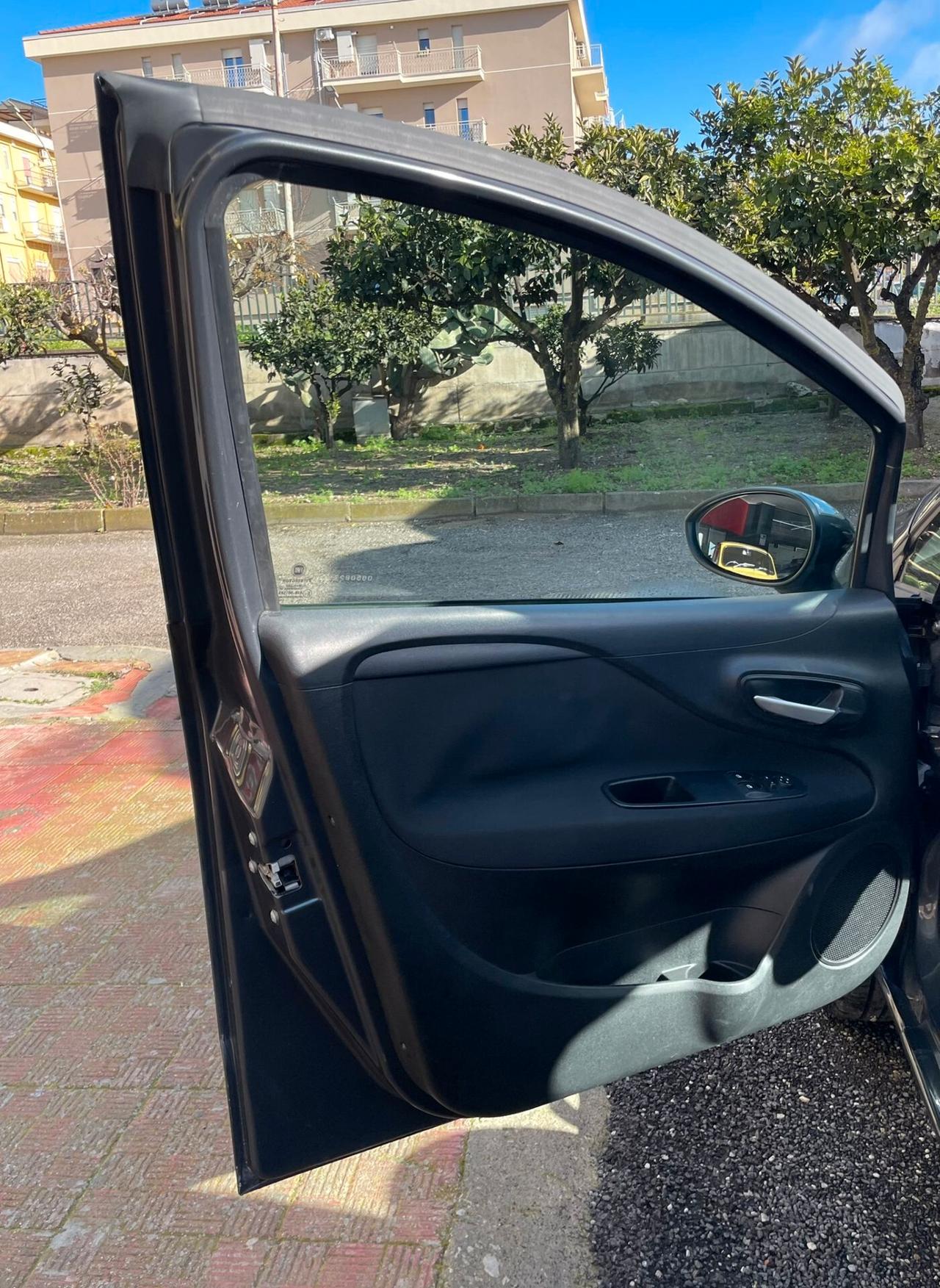 Fiat Punto 1.3 MJT II 85 CV ECO Lounge