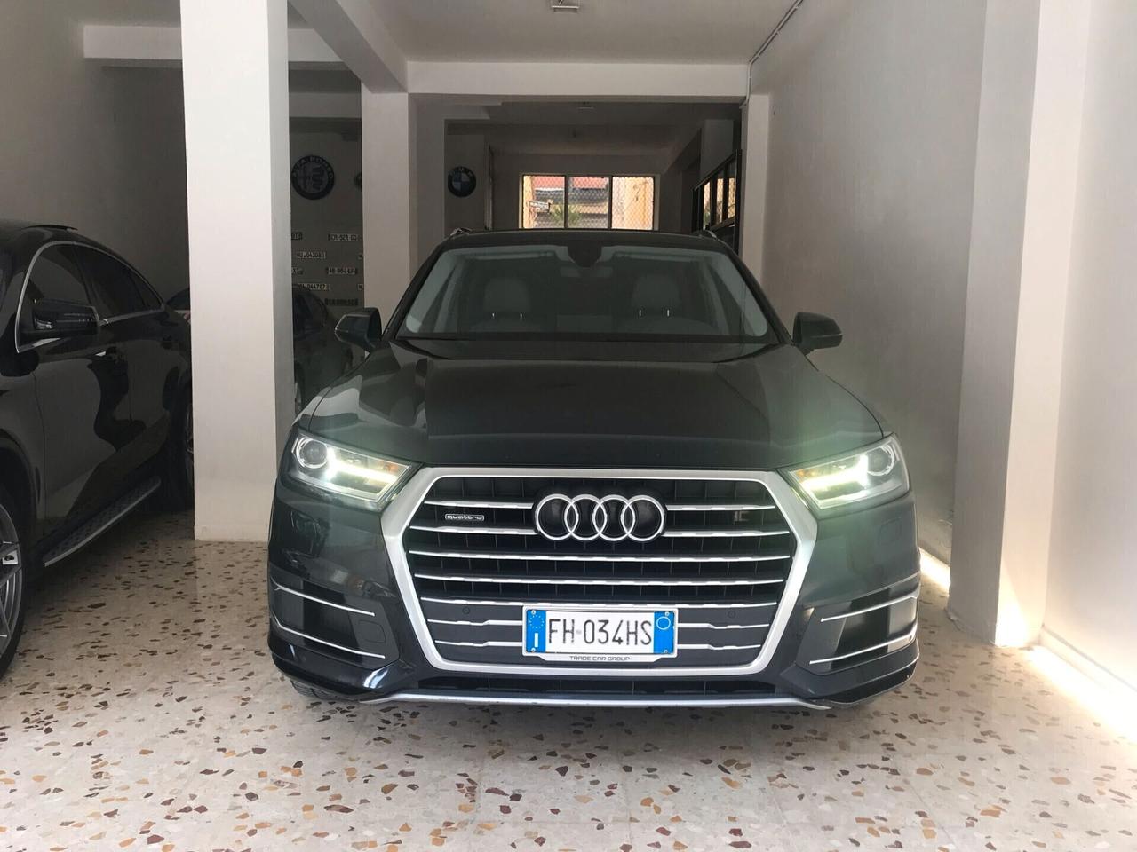 Audi Q7 3.0 TDI S-LINE quattro tiptronic 12/2017
