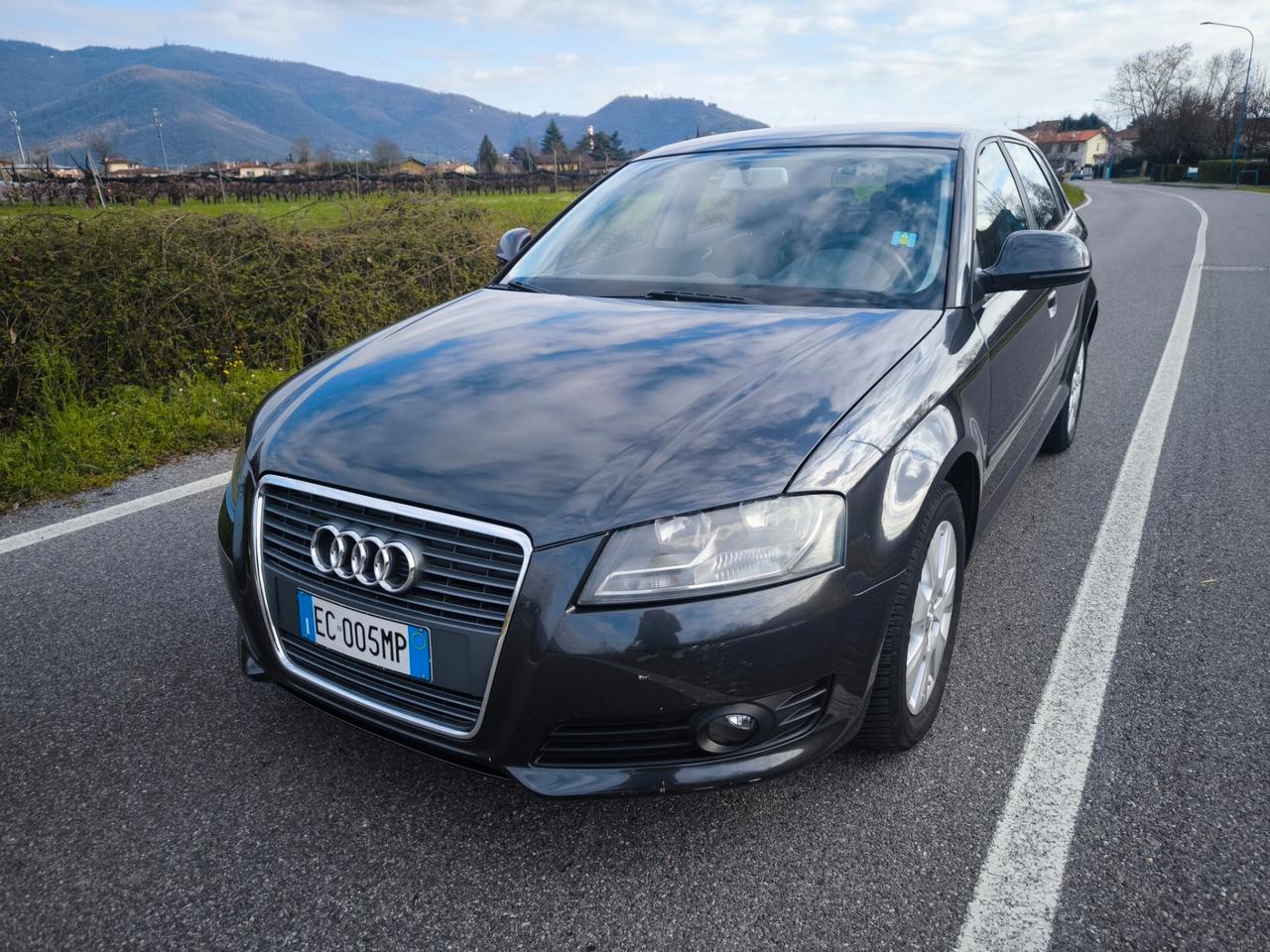AUDI A3 1,6 TDCI- AMBITION- 90CV- OK NEOPATENTATI