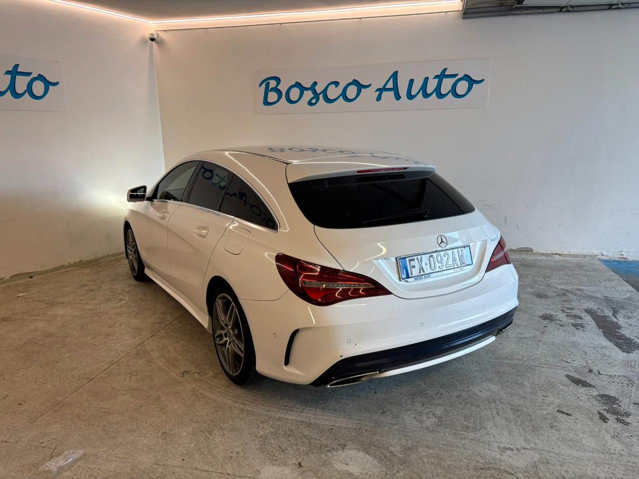 Mercedes-Benz CLA 200 d Shooting Brake Premium S.W.