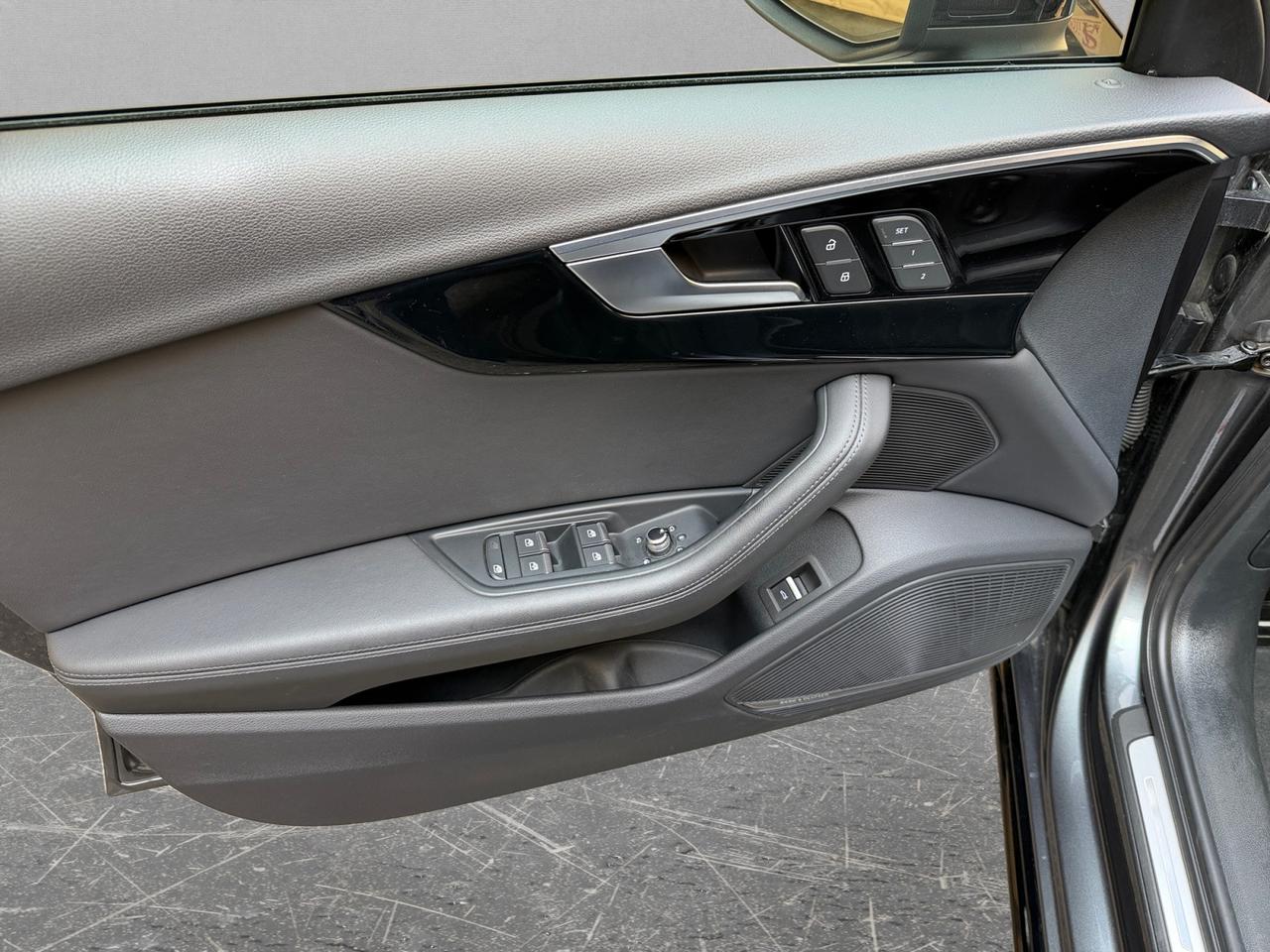 Audi A4 Avant 40 2.0 tdi mhev S line edition quattro 204cv s-tronic FARI MATRIX