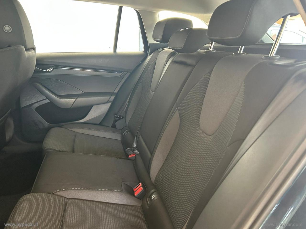 SKODA Octavia 2.0 TDI EVO SCR DSG Wagon Style