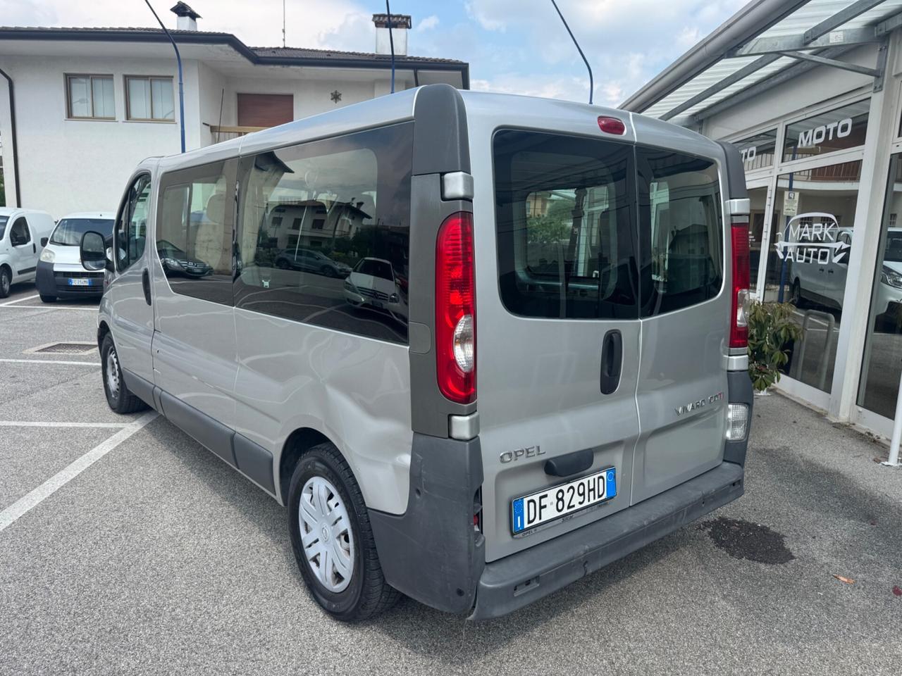 Opel Vivaro 29 2.0 CDTI 120CV TRASPORTO DISABILI 9 posti