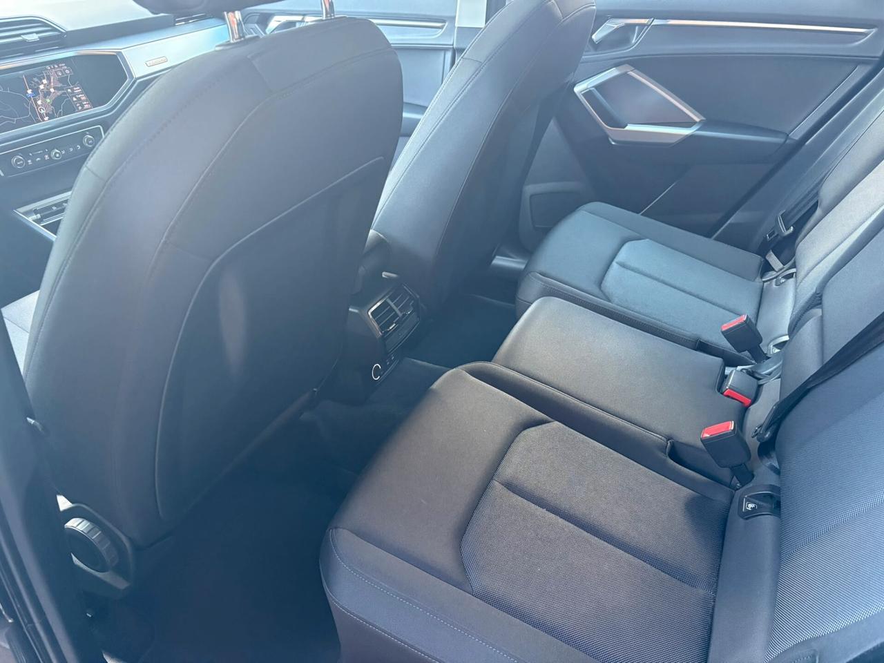 Audi Q3 35 TDI quattro Business