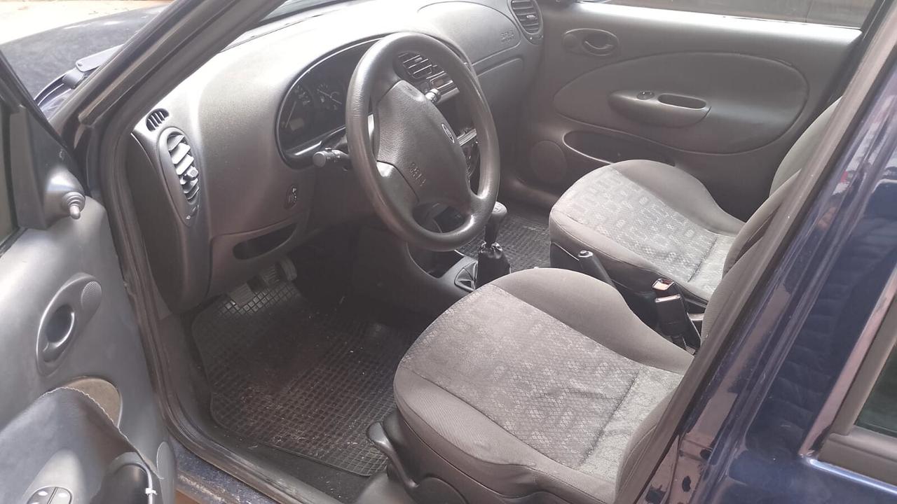 Ford Fiesta 1.2i - 2001