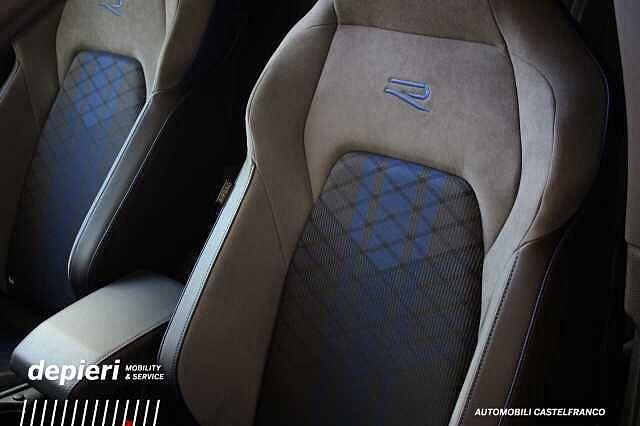 Volkswagen Golf R 2.0 TSI R DSG 4Motion Akrapovic