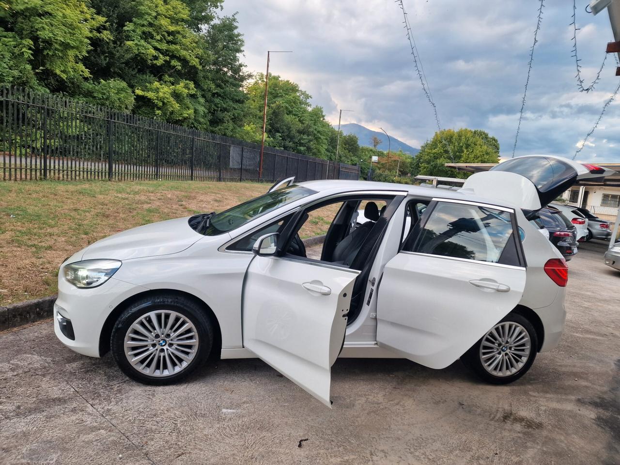 Bmw 218d Active Tourer LUXURY - 2015 *cambio automatico*