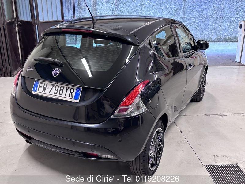 Lancia Ypsilon 1.2 69 CV 5 porte Elefantino Blu