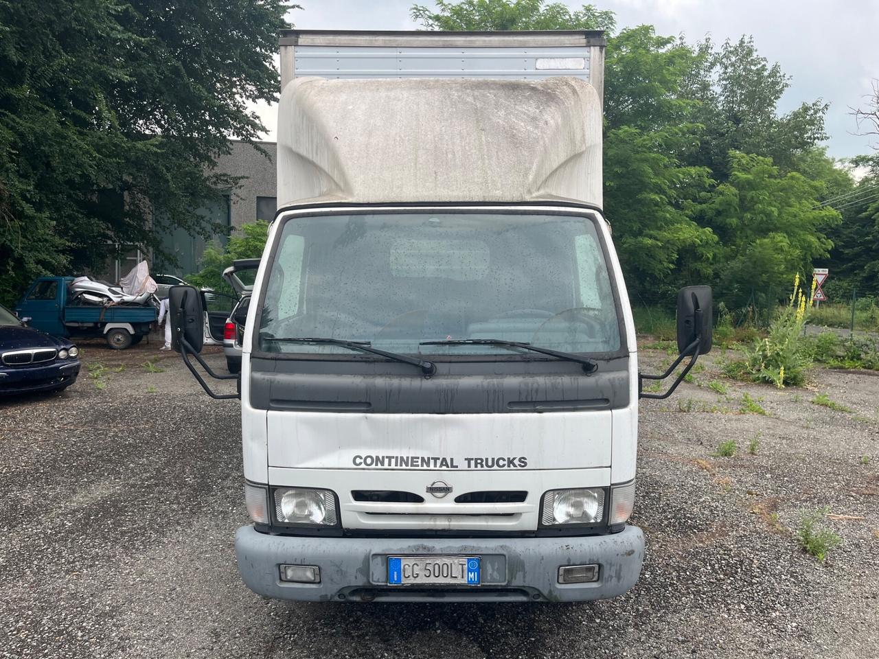 Nissan Cabstar E-120/furgone/3posti e 3Porte