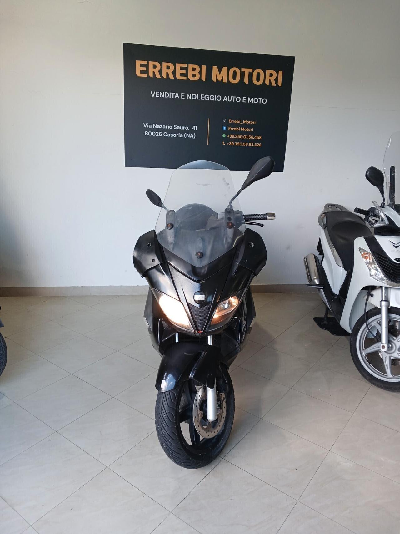 Aprilia SR Max 300 GARANTITO 12 MESI