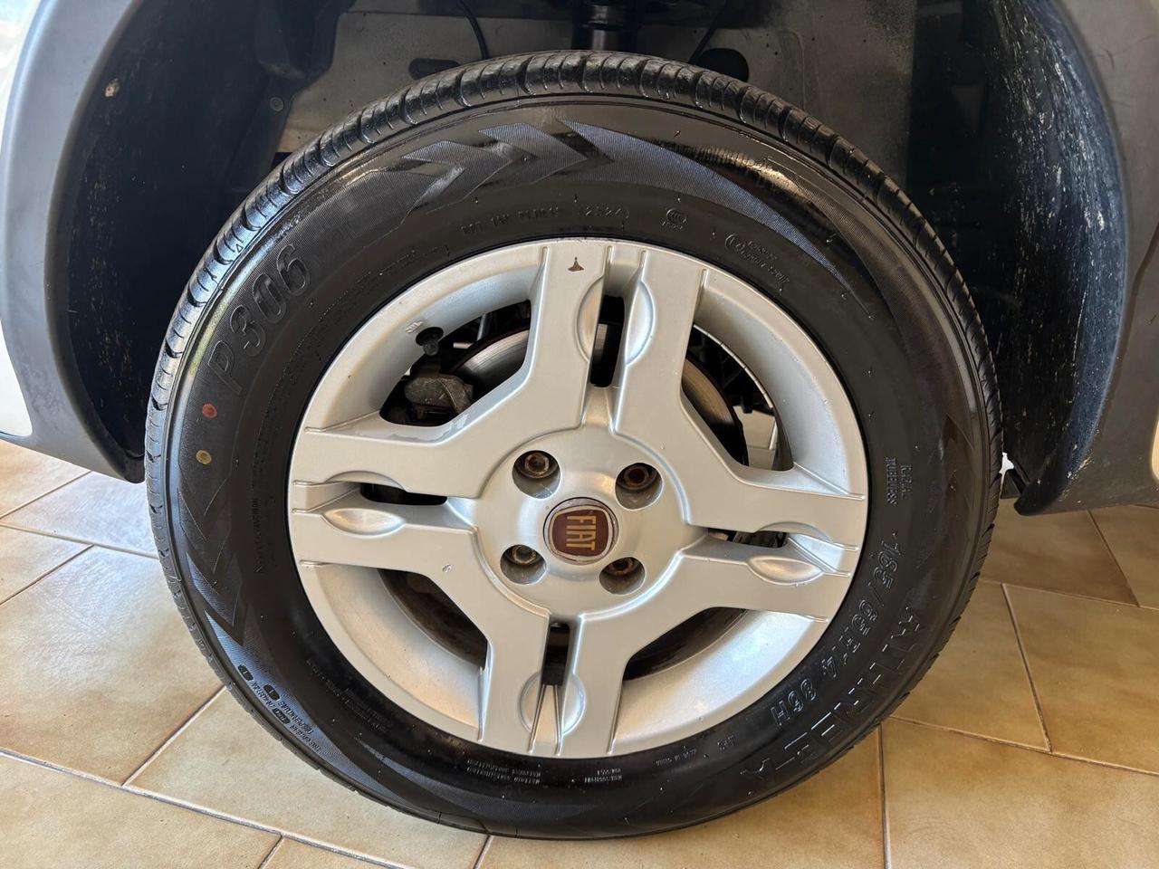 FIAT PANDA ANNO 2012 DS 1.3 ATRAZIONE 4X4 KM 200 MILA