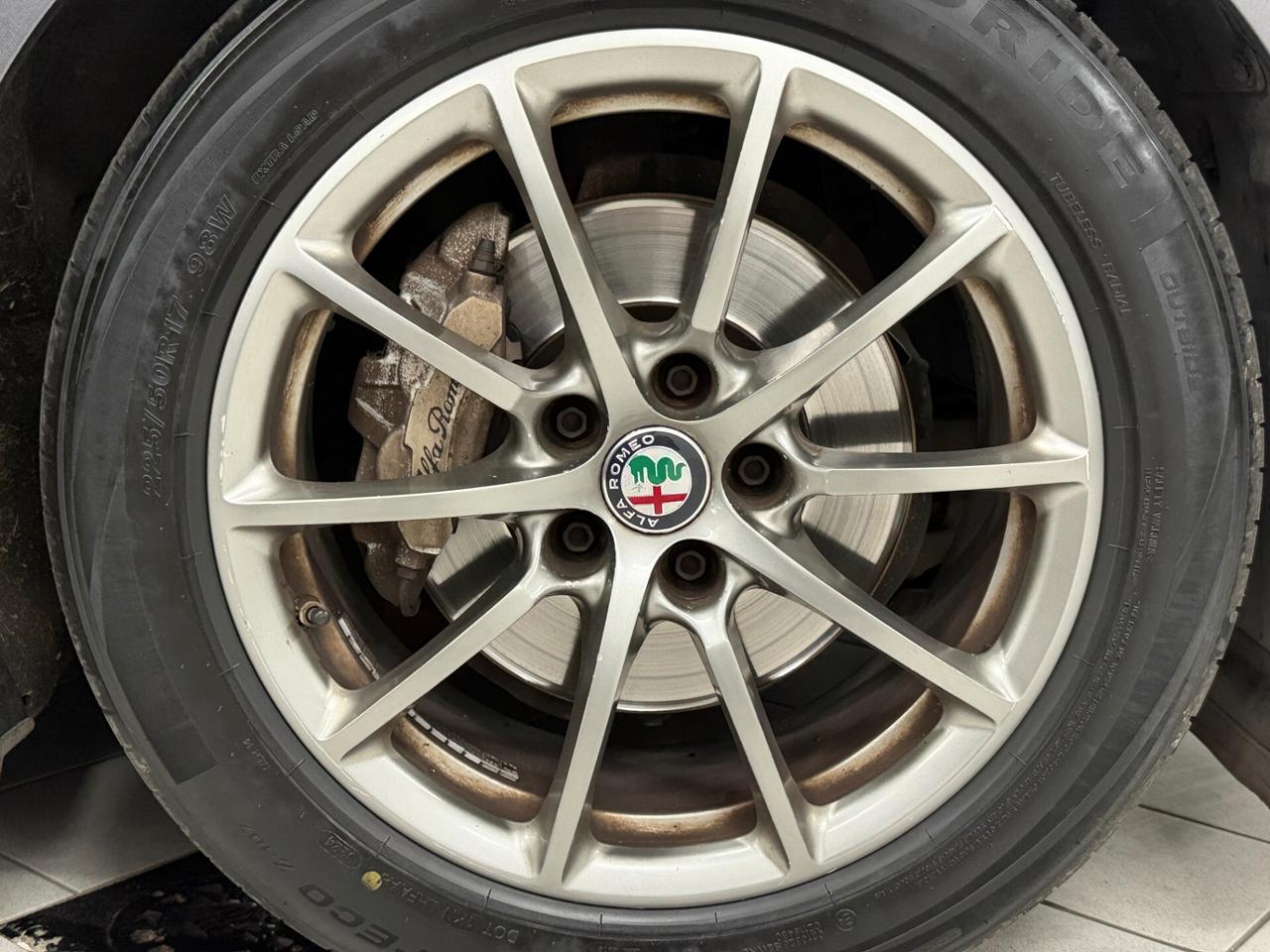 Alfa Romeo Giulia 2.2 TD 150 CV BUSINESS NAVI DISTRIBUZIONE ESEGUITA